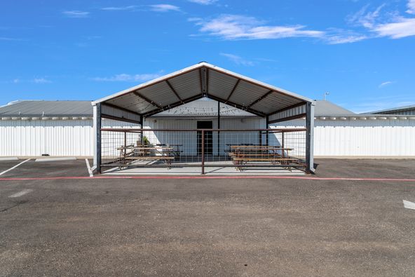 Waco/McGregor Flex Space: 31727 W Highway 84, Mc Gregor, TX 76657